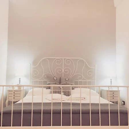 Bed & Breakfast Luce Del Barocco 4*